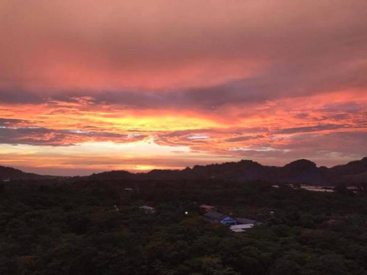 Sunny Sky Homestay Yujing 外观 照片